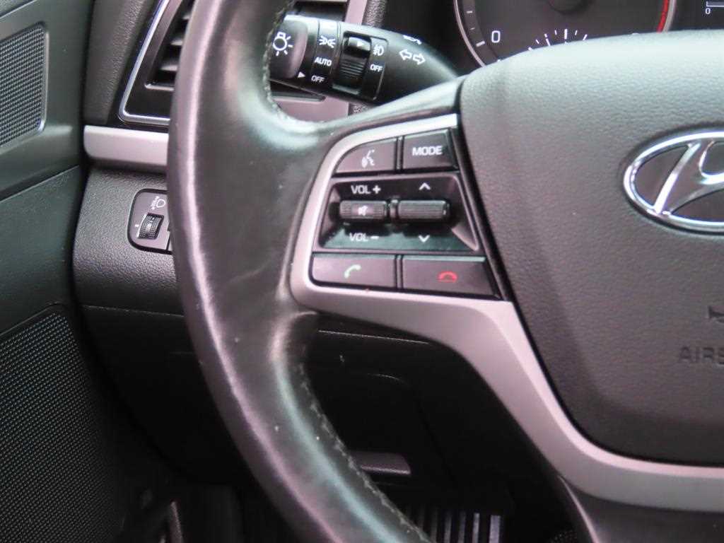 HYUNDAI Avante - Vista 11