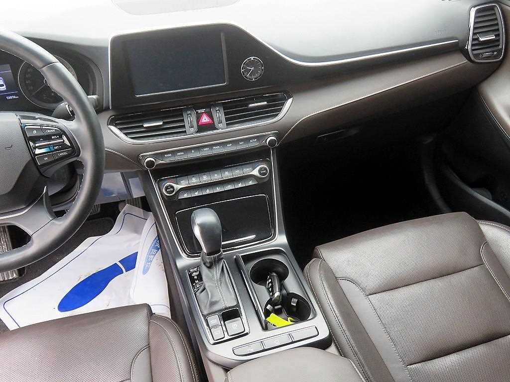 HYUNDAI Grandeur - Vista 12