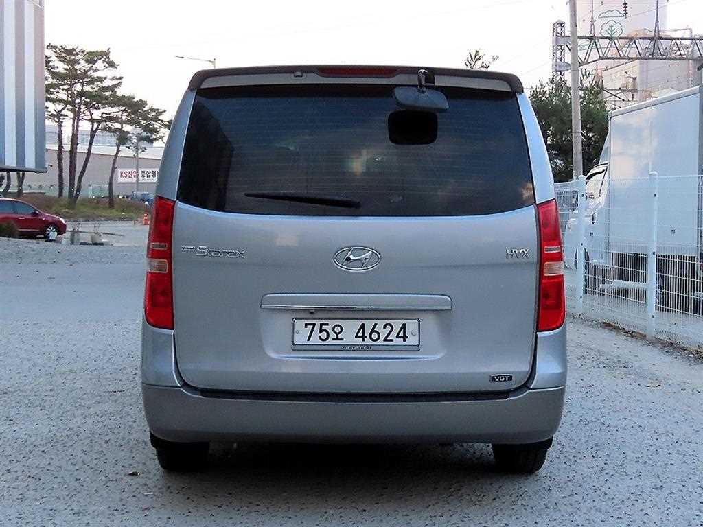 HYUNDAI Starex - Vista 4