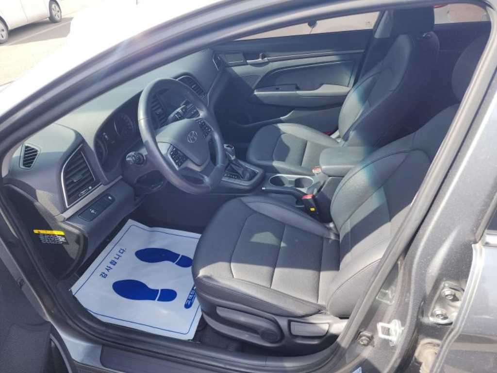 HYUNDAI Avante - Vista 8