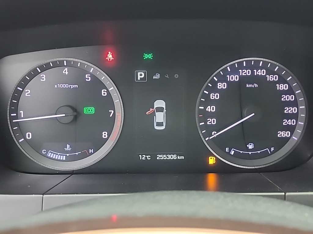 HYUNDAI Sonata - Vista 6