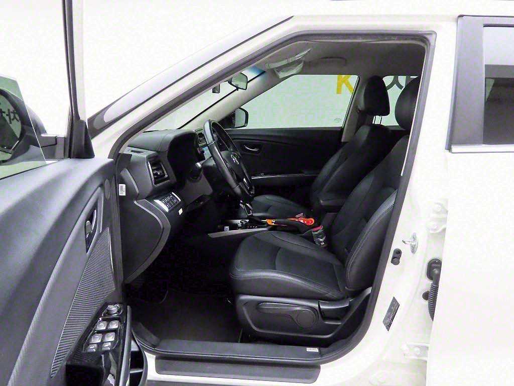 Ssangyong Tivoli - Vista 12