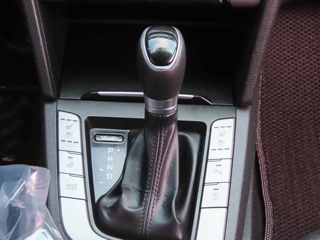 HYUNDAI Avante 2016 Gris - Importación desde Corea - HF Imports Iquique - Foto 13