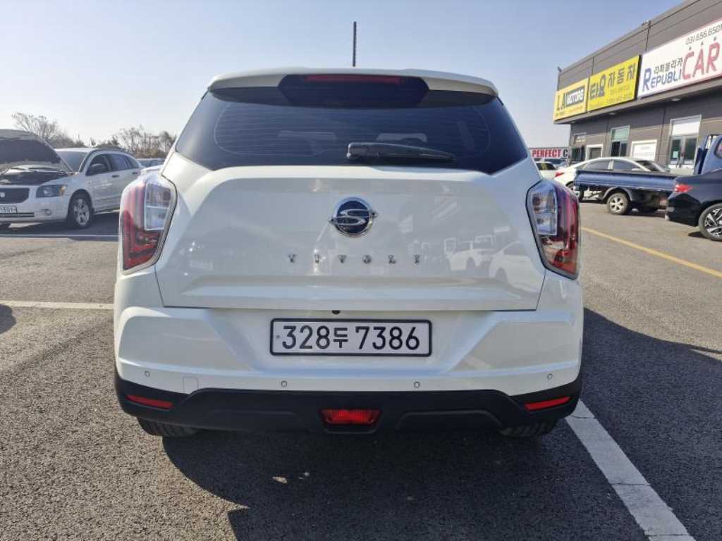 Ssangyong Tivoli - Vista 4