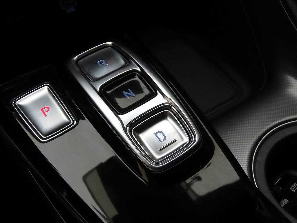 HYUNDAI Sonata - Vista 11