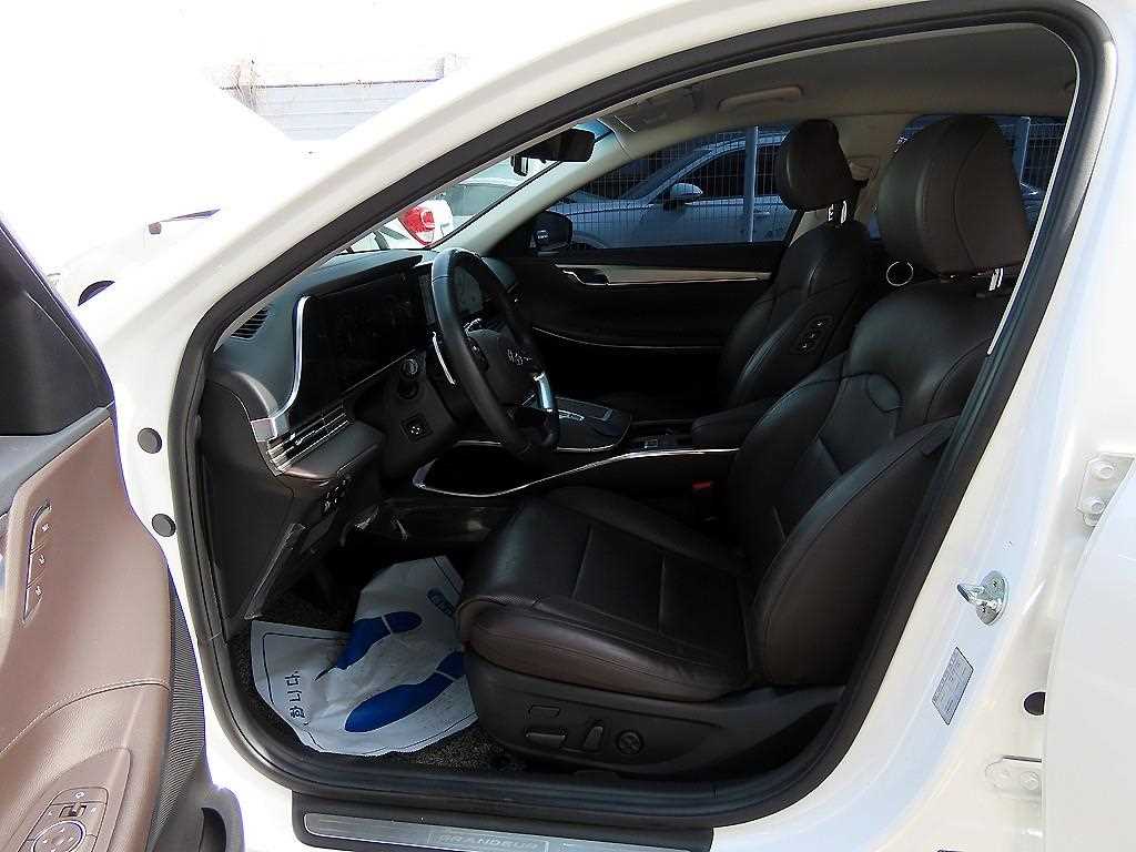 HYUNDAI Grandeur - Vista 5