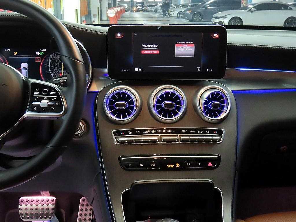 Mercedes Benz GLC Class - Vista 11