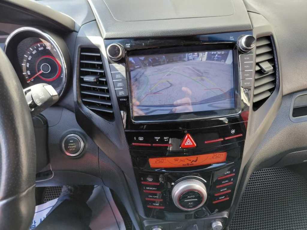 Ssangyong Tivoli - Vista 7