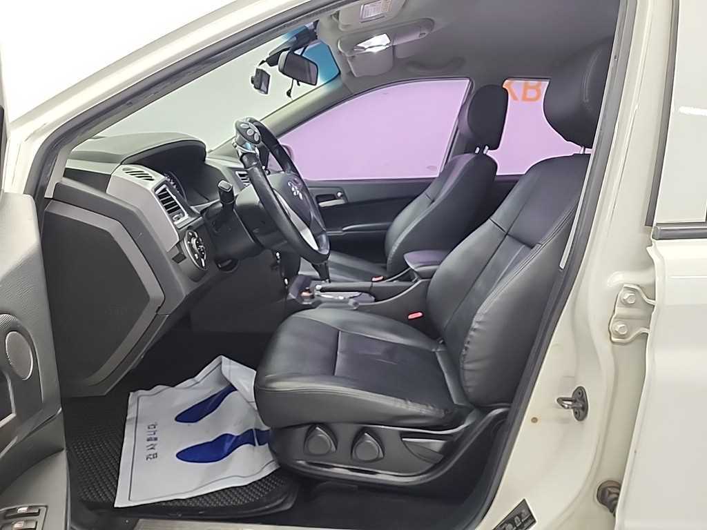 Ssangyong Korando - Vista 11