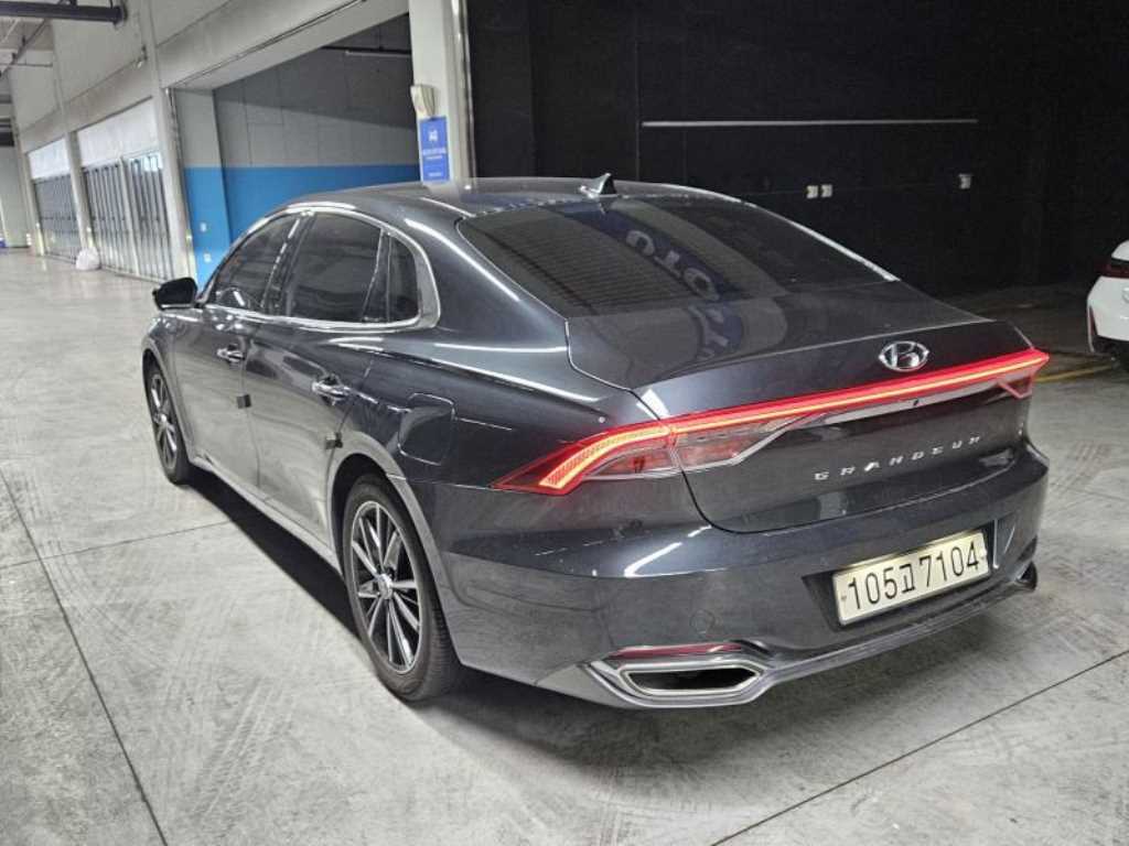 HYUNDAI Grandeur - Vista 4