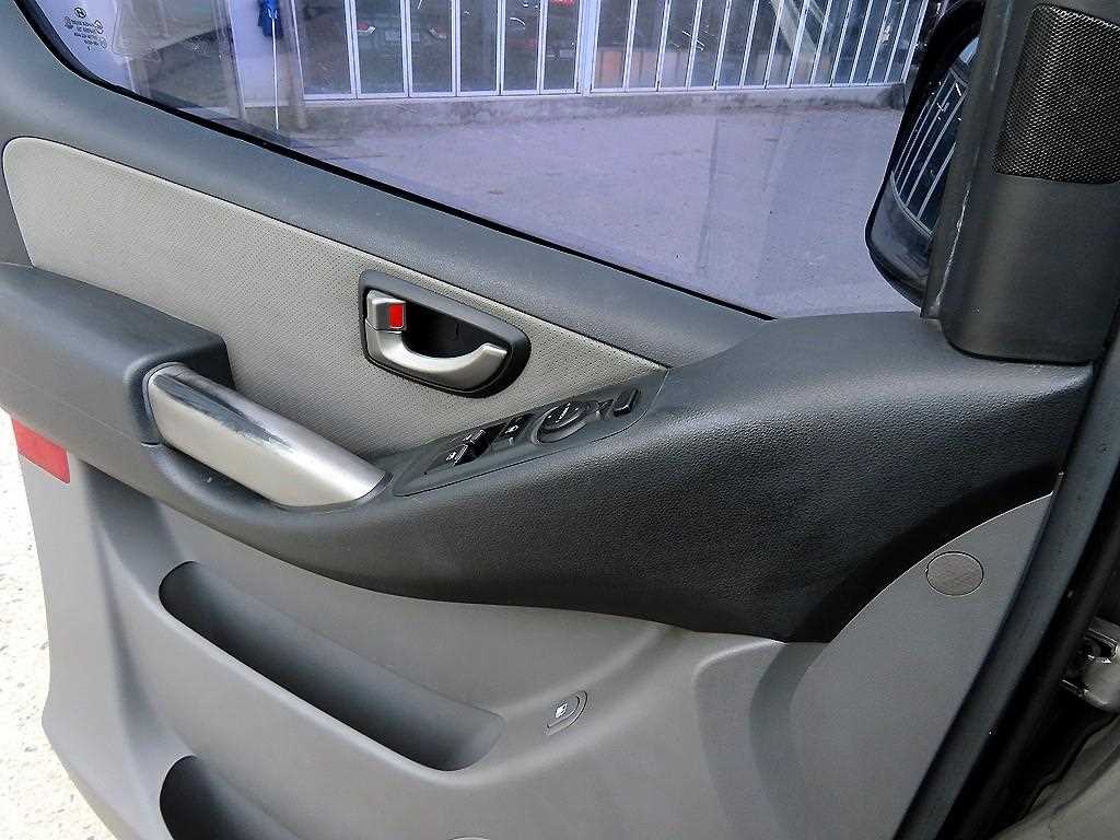 HYUNDAI Starex - Vista 11