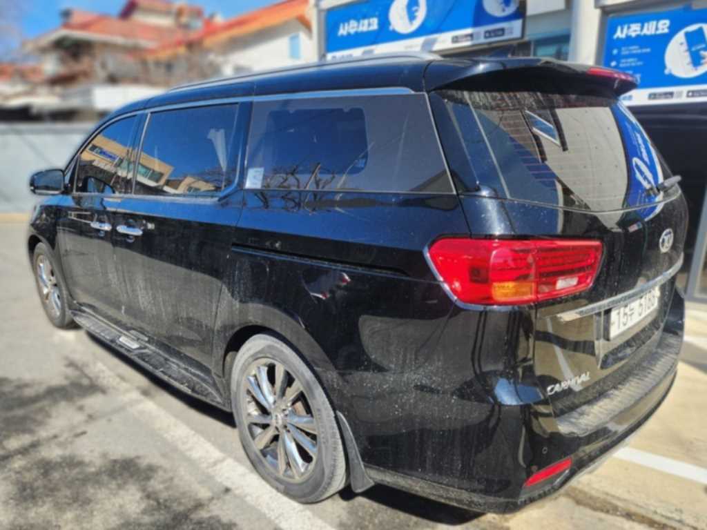 KIA Carnival - Vista 4