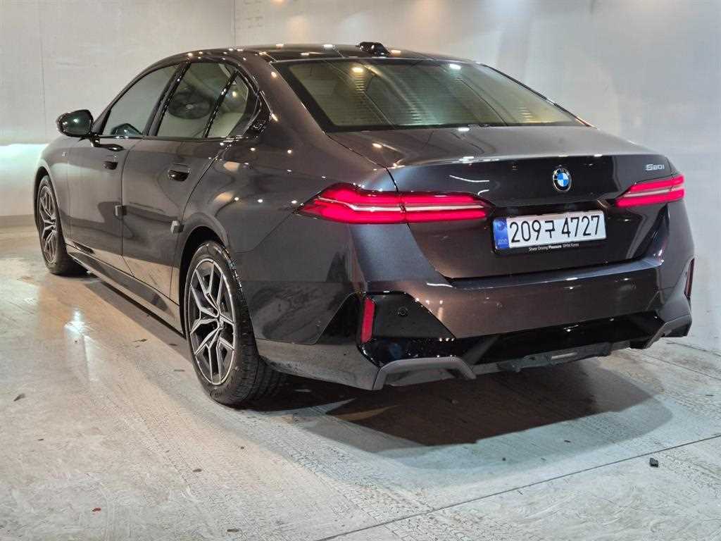 BMW 5 Series - Vista 4