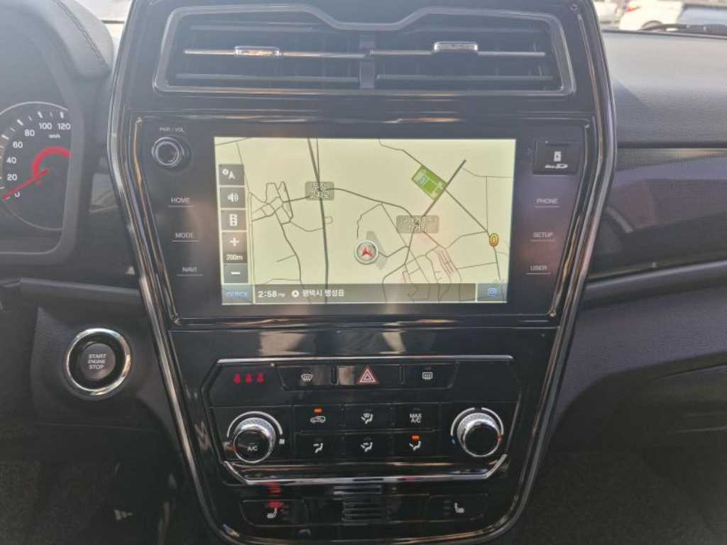 Ssangyong Tivoli - Vista 9