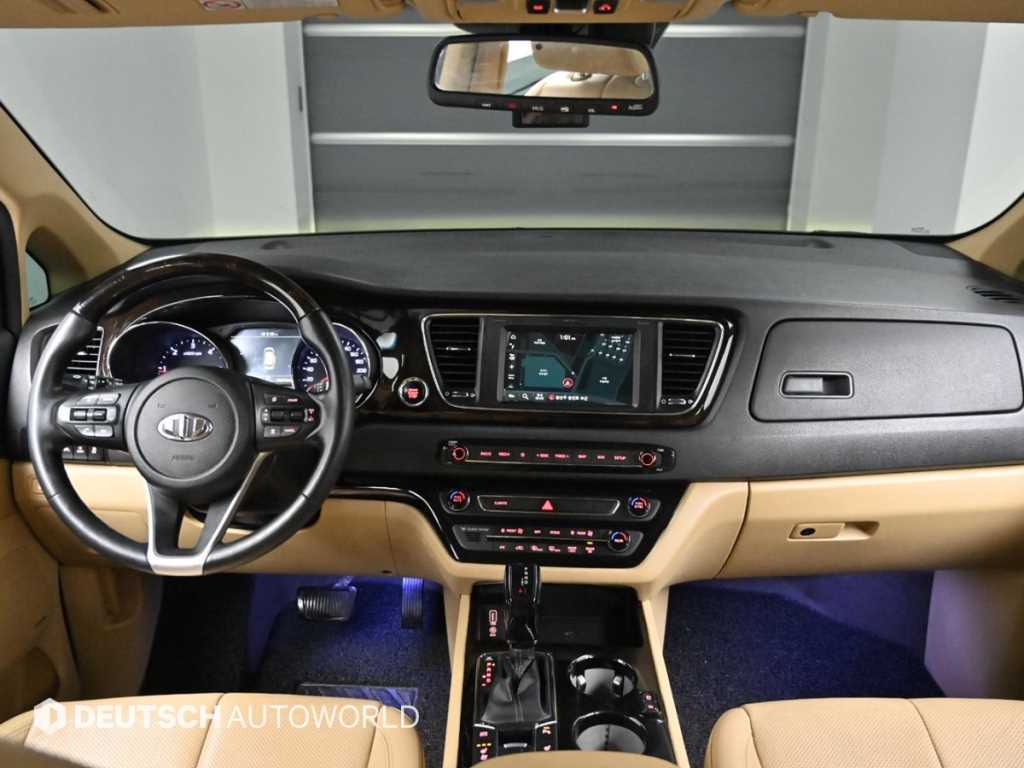 KIA Carnival - Vista 7