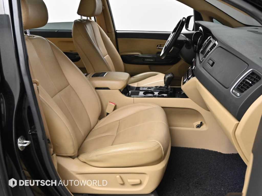 KIA Carnival - Vista 10