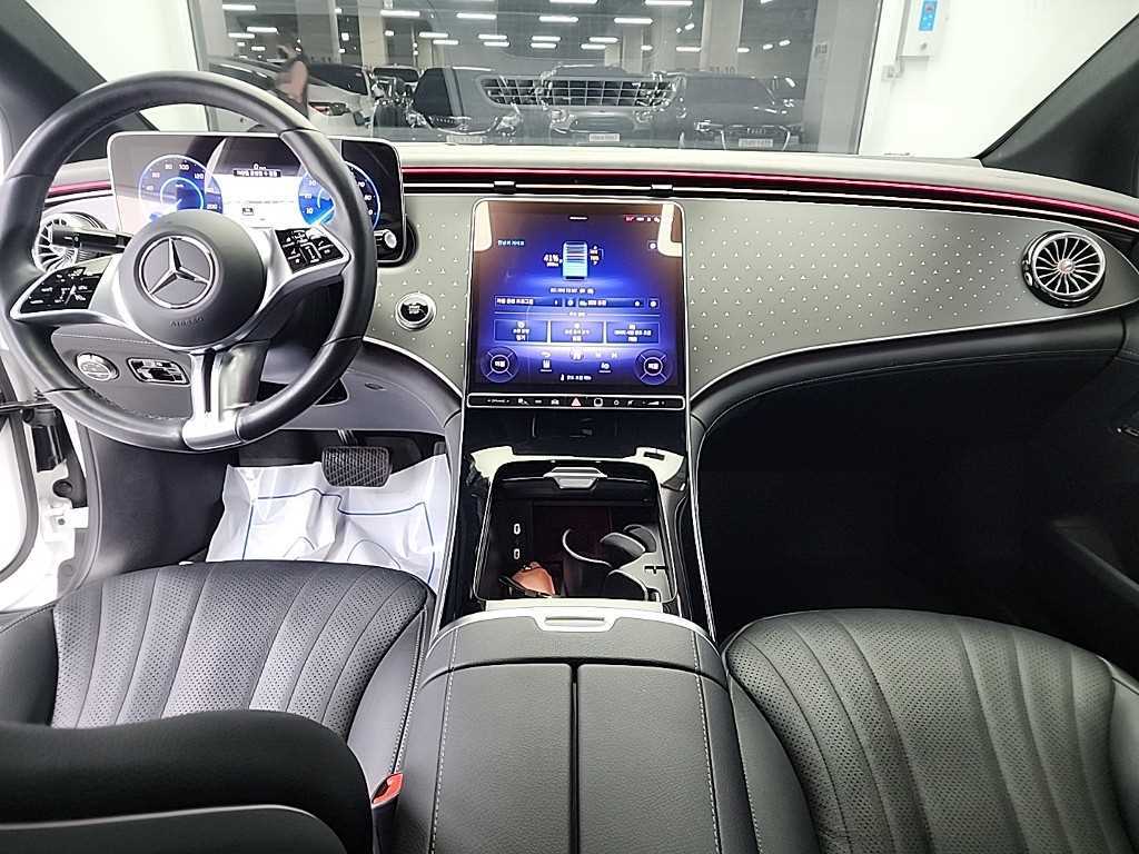 Mercedes Benz EQE - Vista 7