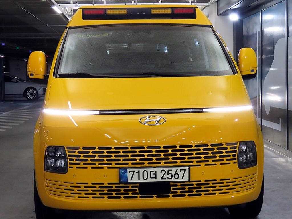 HYUNDAI Staria - Vista 2