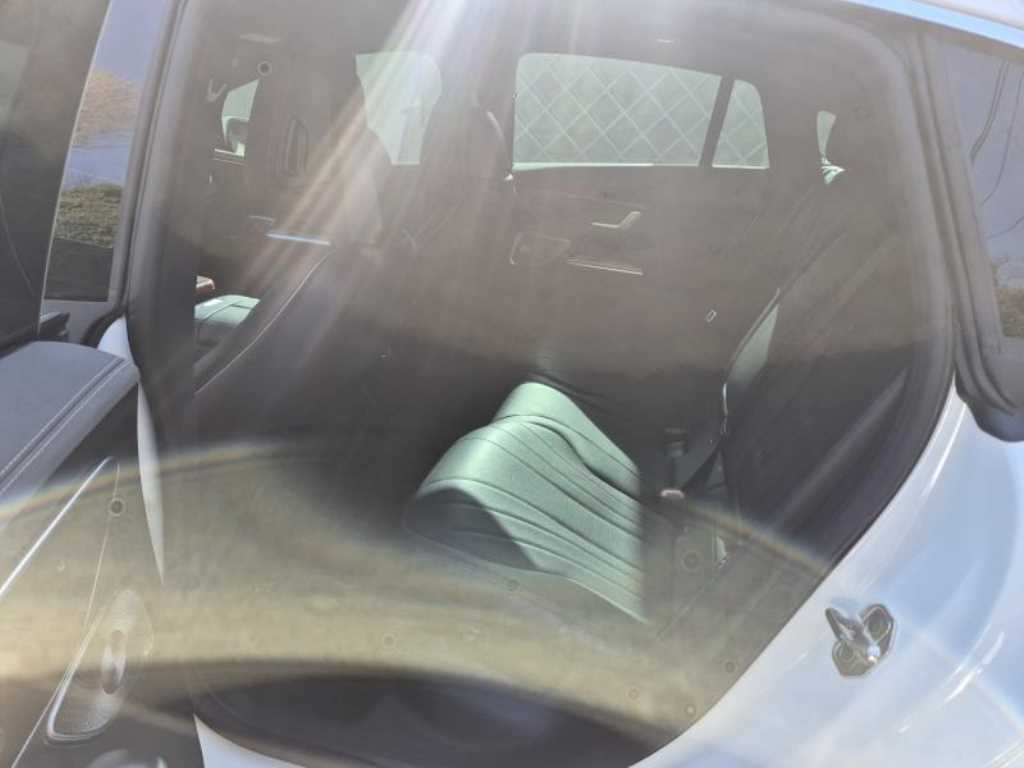 Mercedes Benz EQE - Vista 8