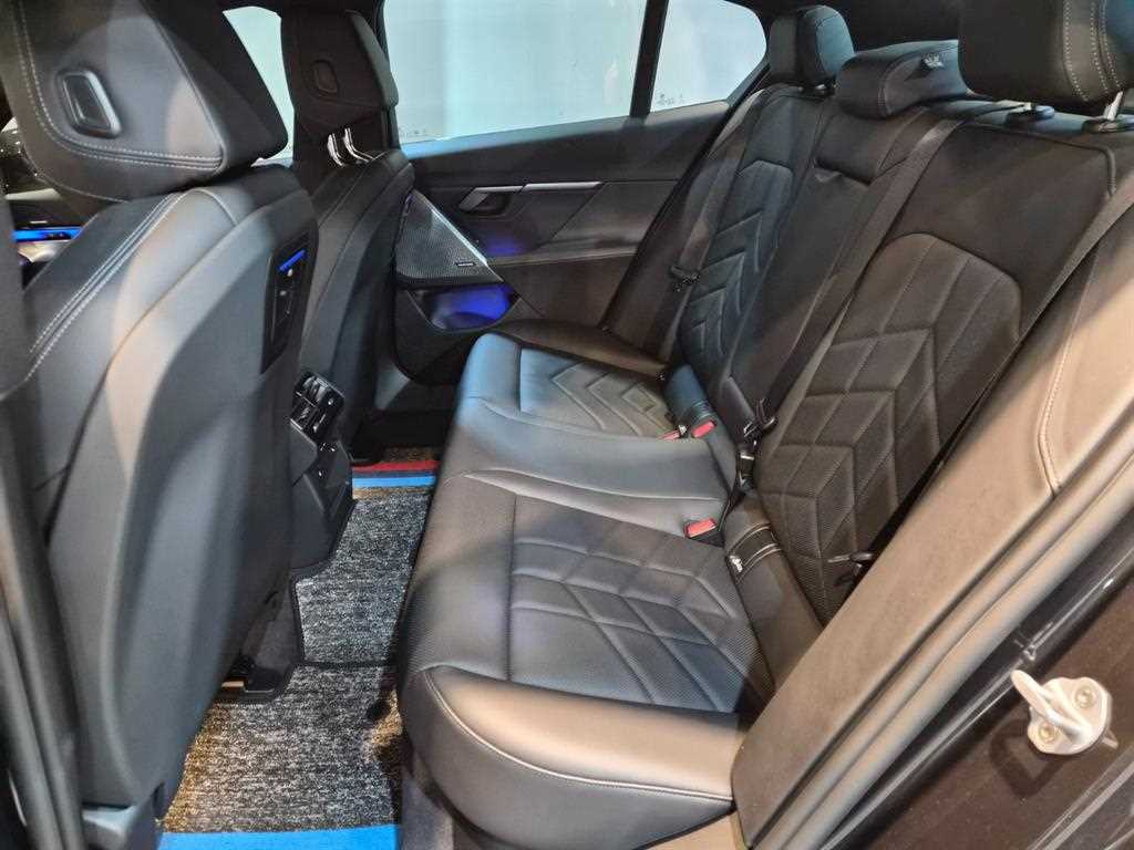 BMW 5 Series - Vista 5