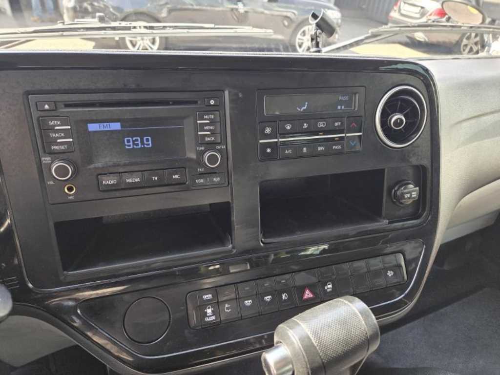 medium and large bus Hyundai bus - Vista 10