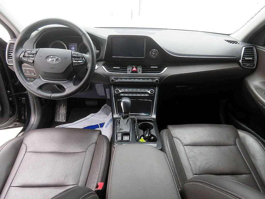 HYUNDAI Grandeur - Vista 8