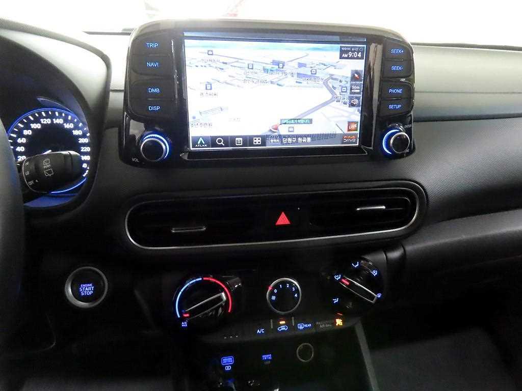 HYUNDAI Kona - Vista 10