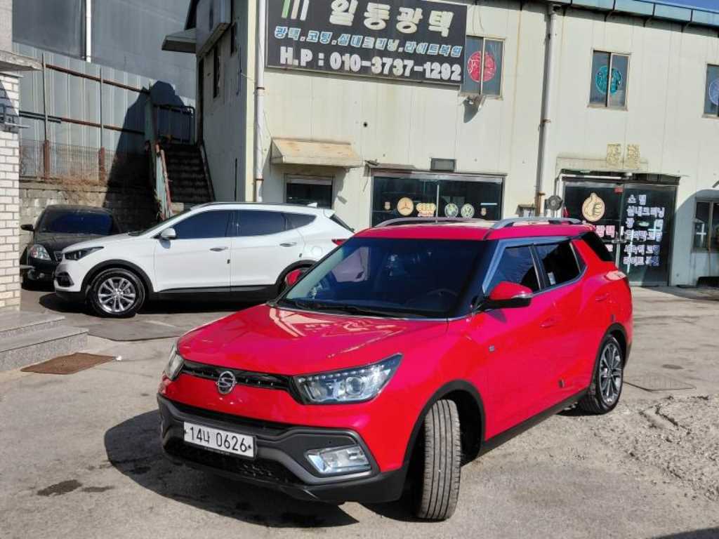 Ssangyong Tivoli 2016 Rojo - Importación desde Corea - HF Imports Iquique - Foto 1