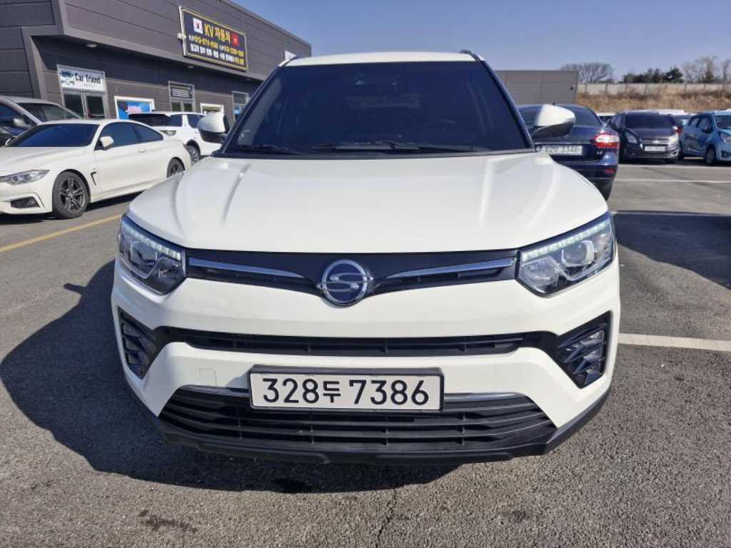 Ssangyong Tivoli 2022 Blanco - Importación desde Corea - HF Imports Iquique - Foto 1