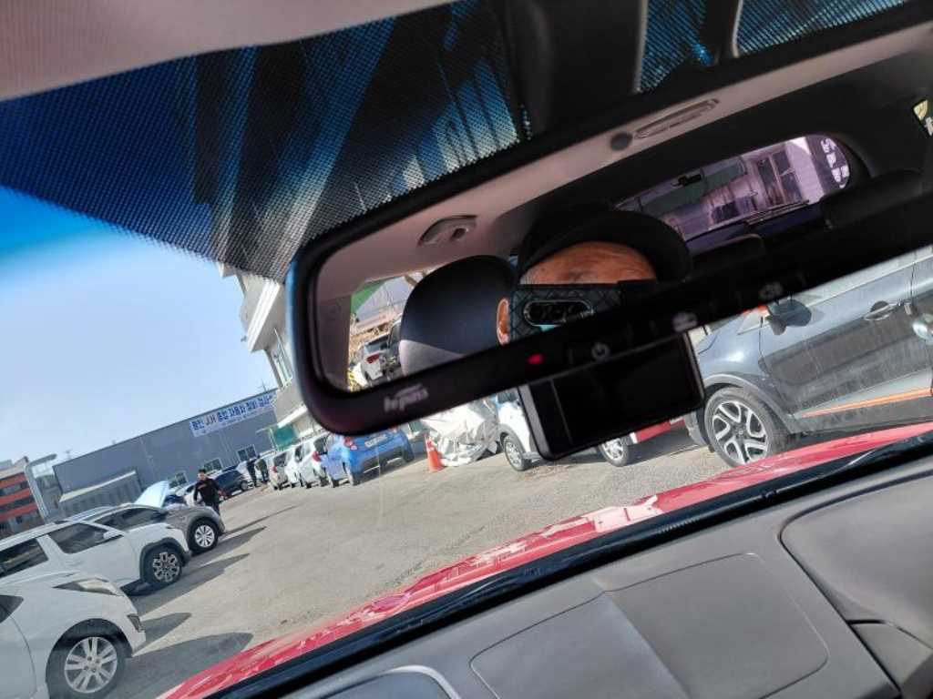 Ssangyong Tivoli - Vista 9