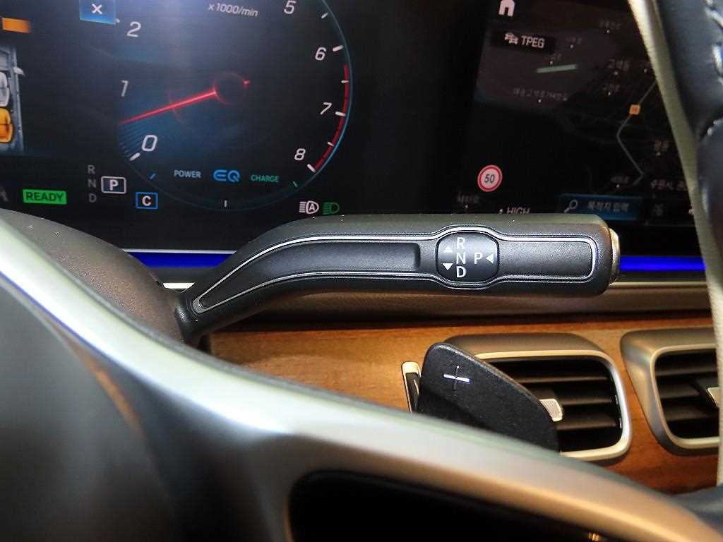 Mercedes Benz GLE Class - Vista 12