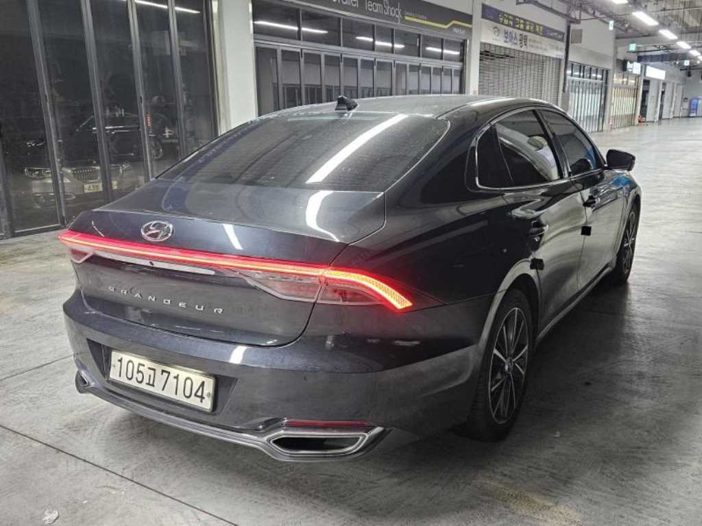 HYUNDAI Grandeur - Vista 3