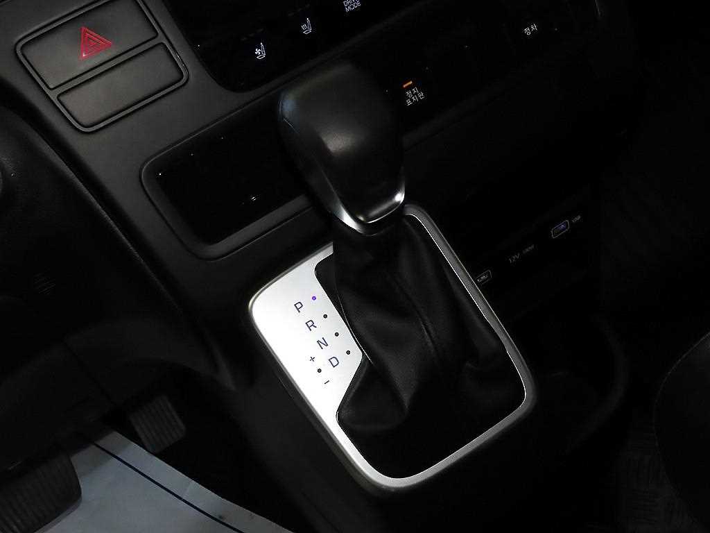 HYUNDAI Staria - Vista 12