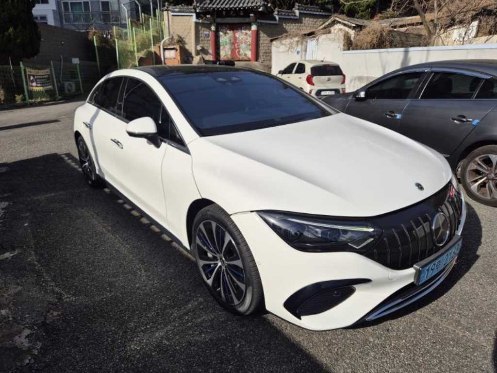 Mercedes Benz EQE - Vista 2