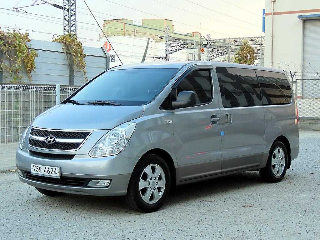 HYUNDAI Starex - Vista 2