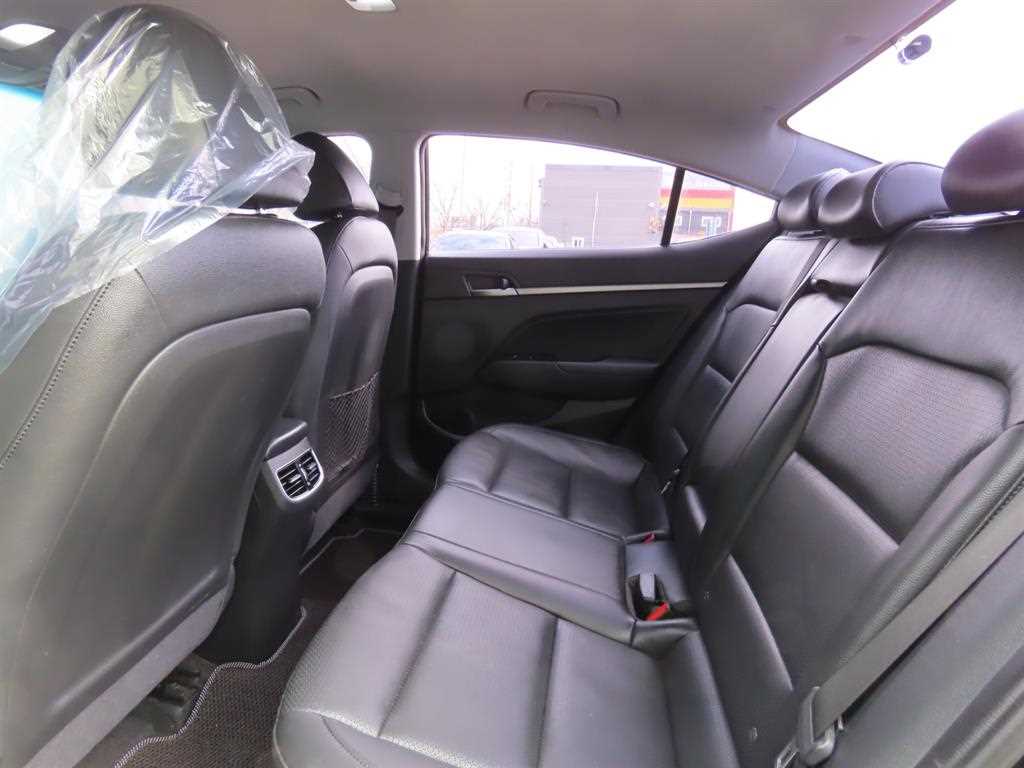 HYUNDAI Avante - Vista 7