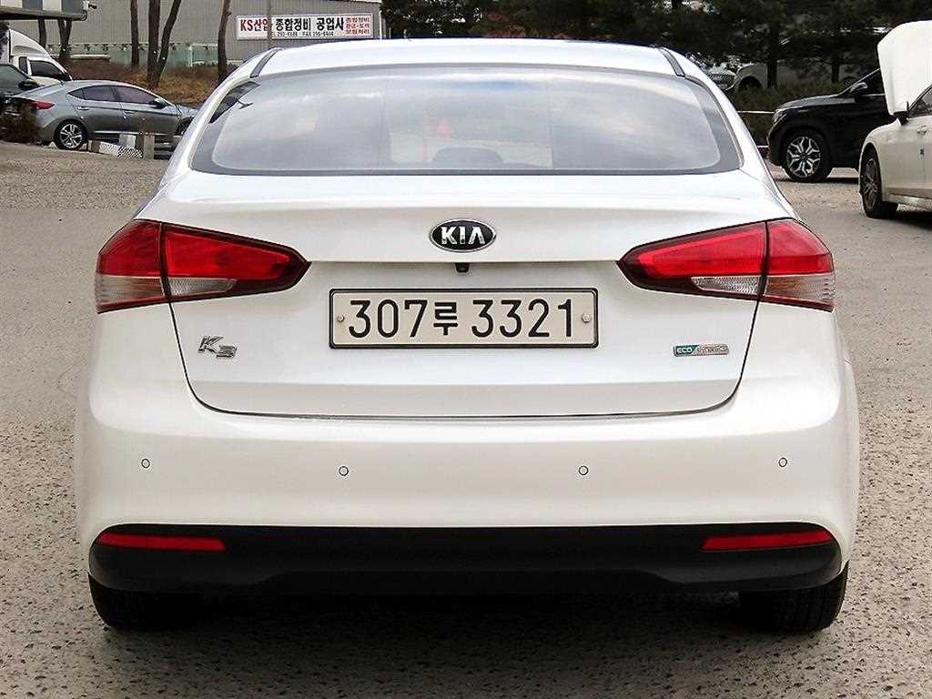 KIA K3 - Vista 4