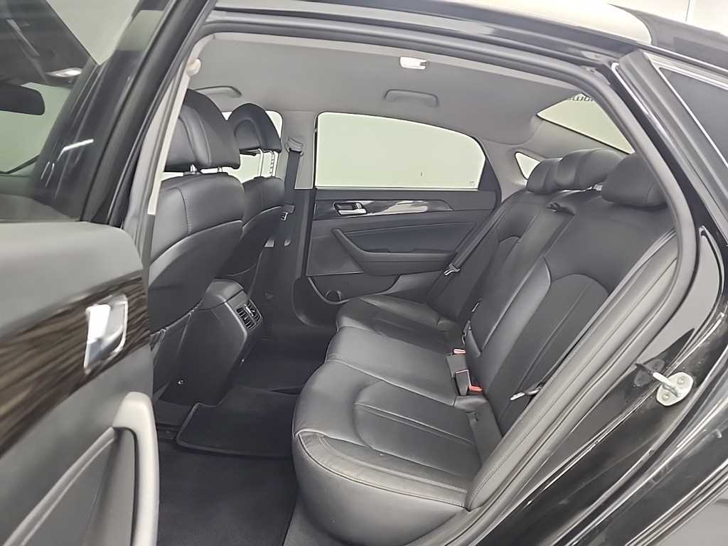 HYUNDAI Sonata - Vista 12