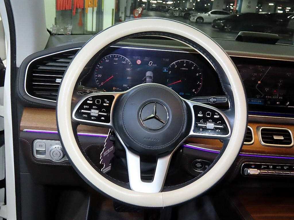 Mercedes Benz GLE Class - Vista 8