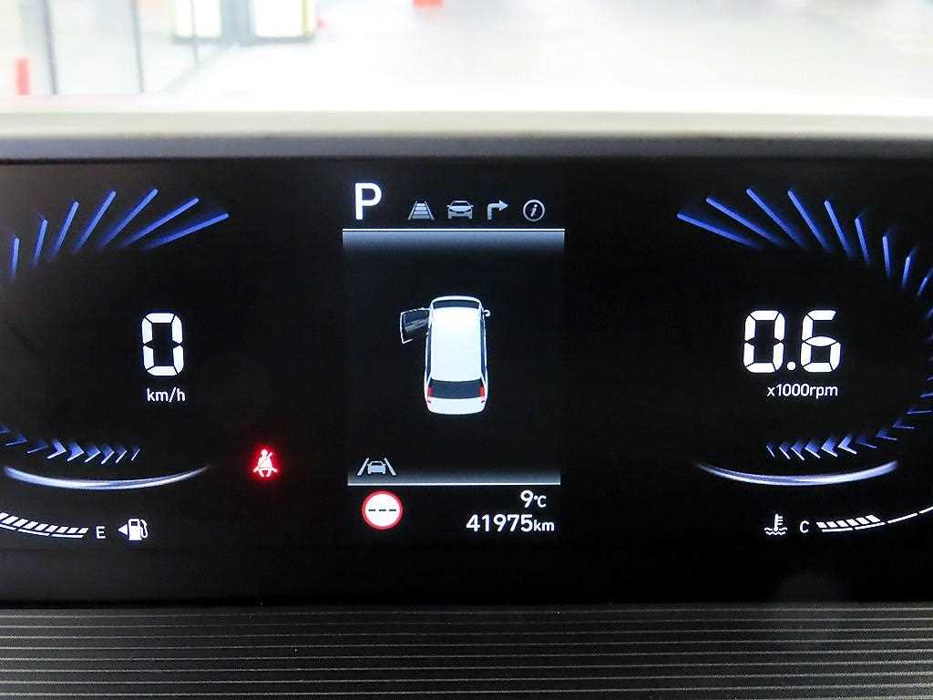 HYUNDAI Staria - Vista 9