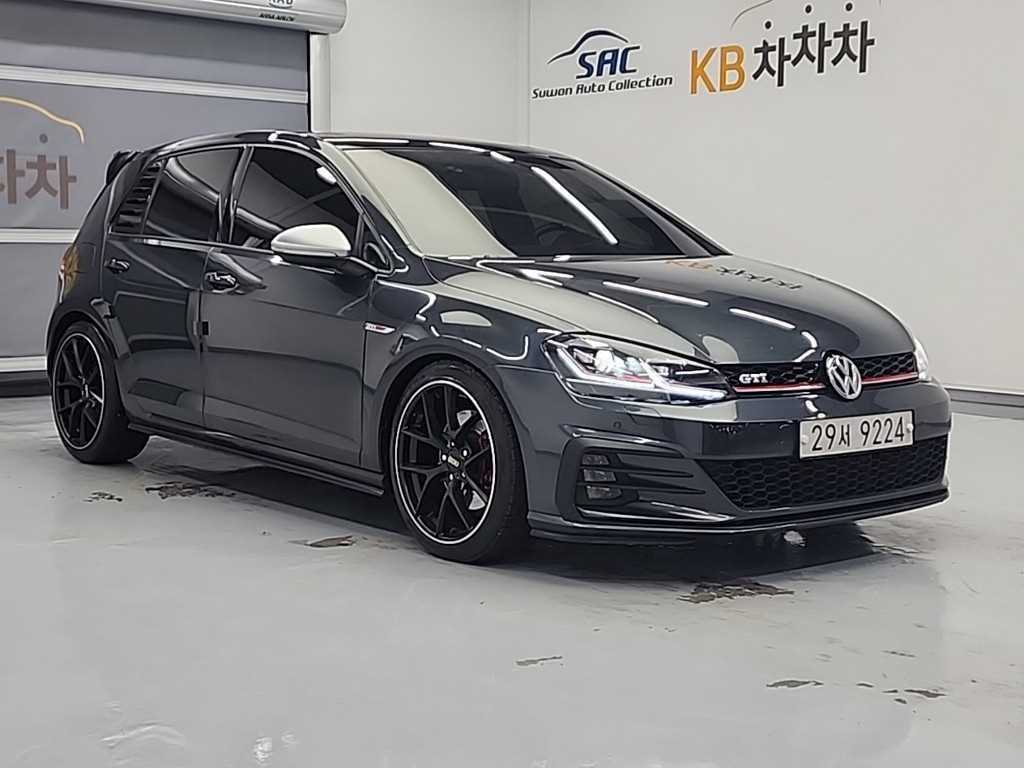 Volkswagen Golf - Vista 4