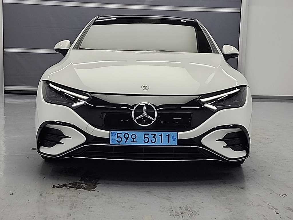 Mercedes Benz EQE - Vista 2