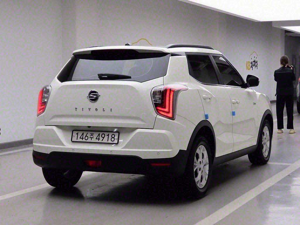 Ssangyong Tivoli - Vista 4