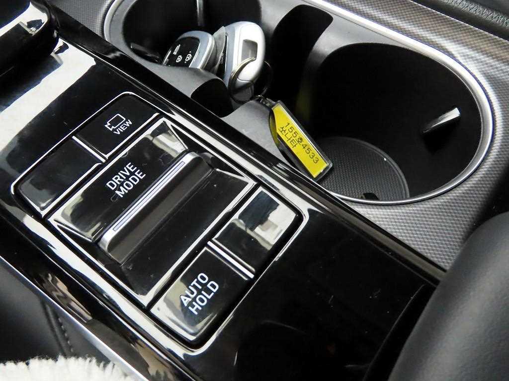 HYUNDAI Sonata - Vista 12