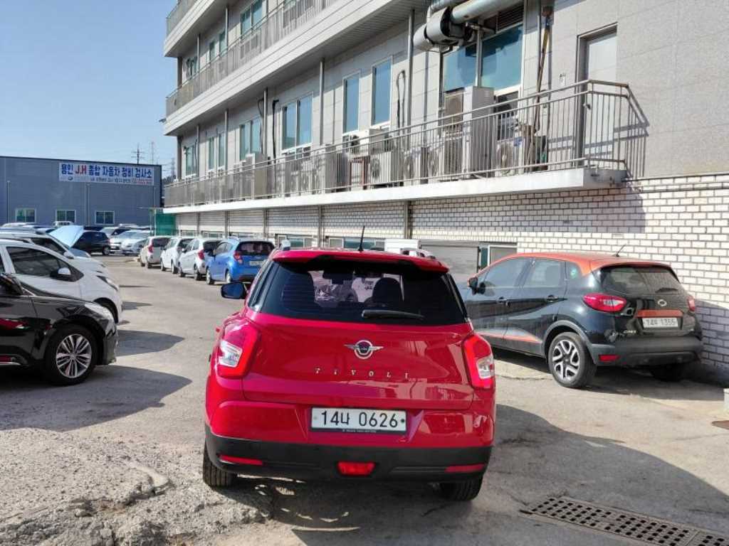 Ssangyong Tivoli - Vista 4
