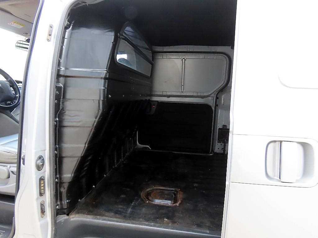 HYUNDAI Starex - Vista 6