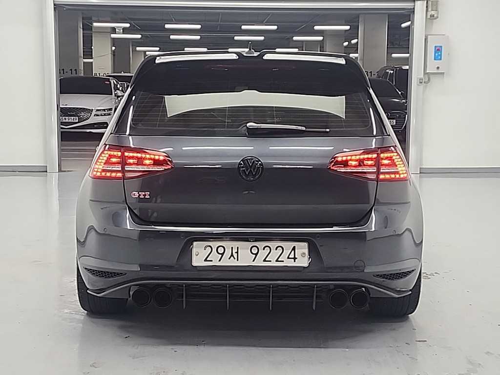 Volkswagen Golf - Vista 3