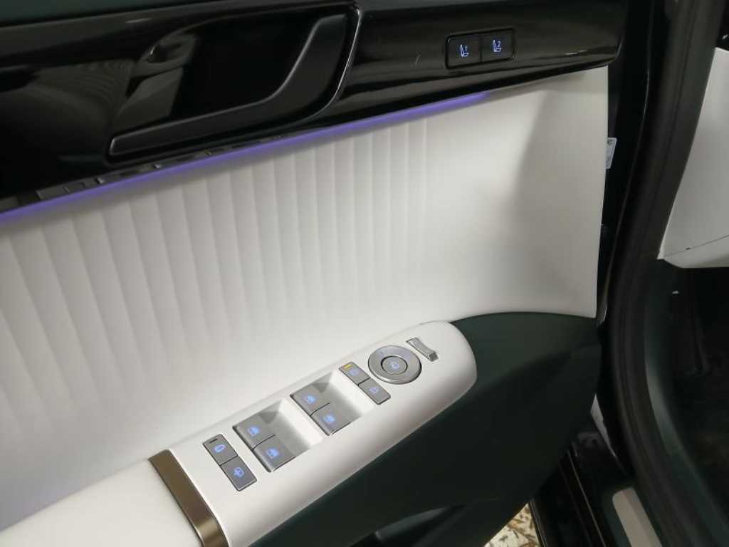 HYUNDAI Grandeur - Vista 10