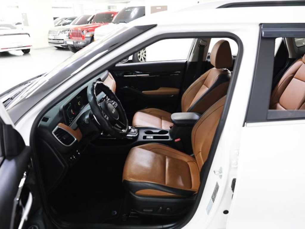 KIA Seltos - Vista 9