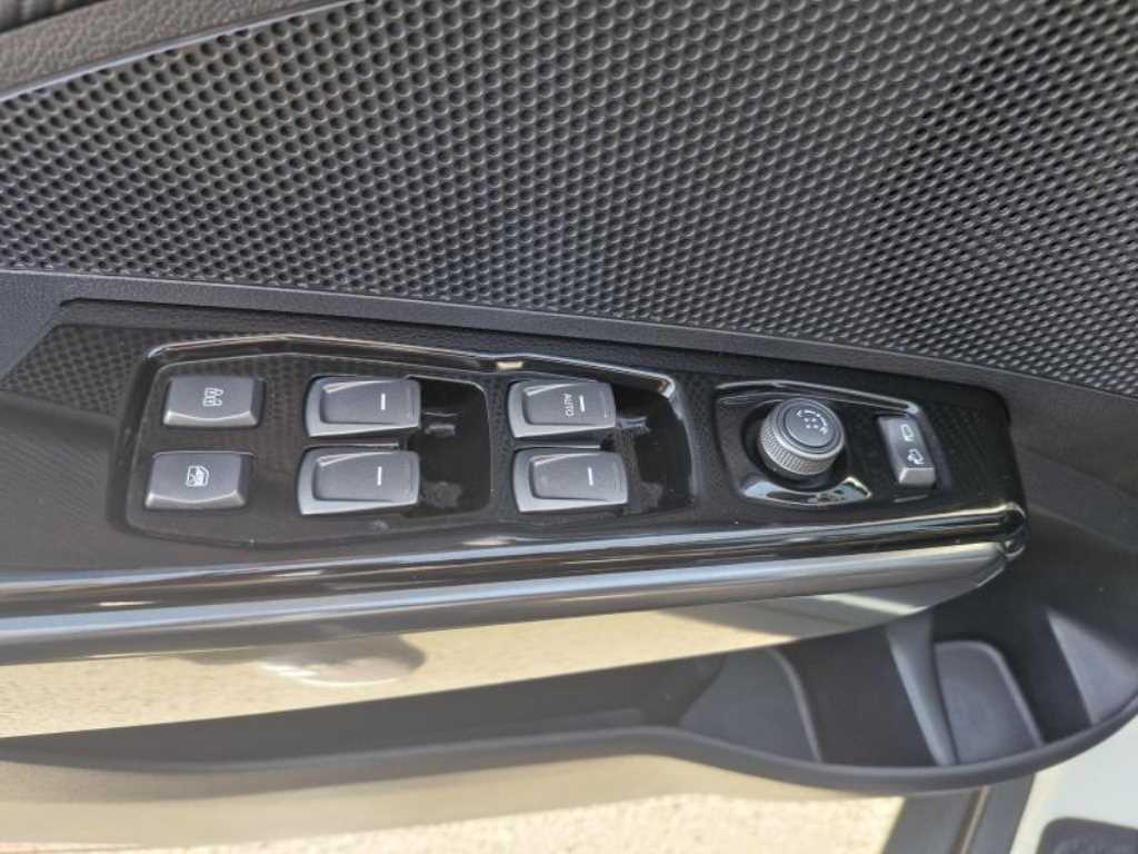 Ssangyong Tivoli 2022 Blanco - Importación desde Corea - HF Imports Iquique - Foto 16